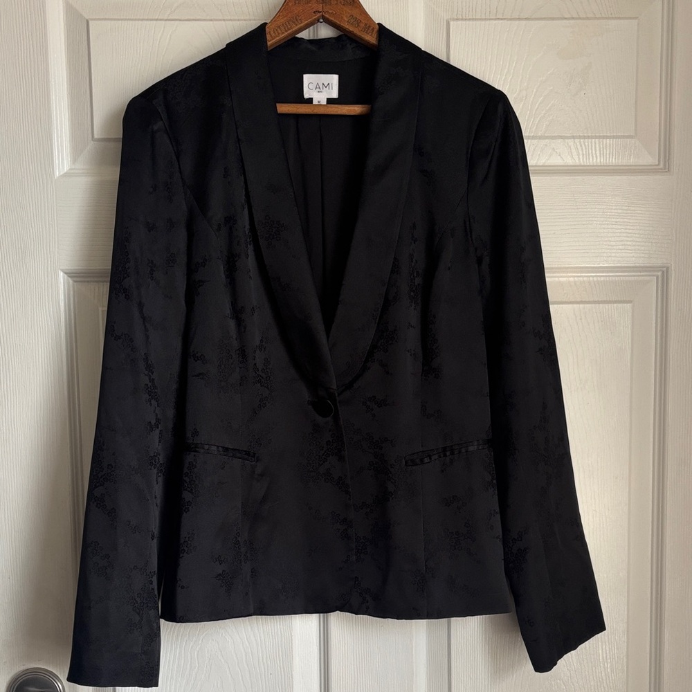 CAMI Black Silk Floral Print Satin Single Button Blazer Size Medium lined dressy